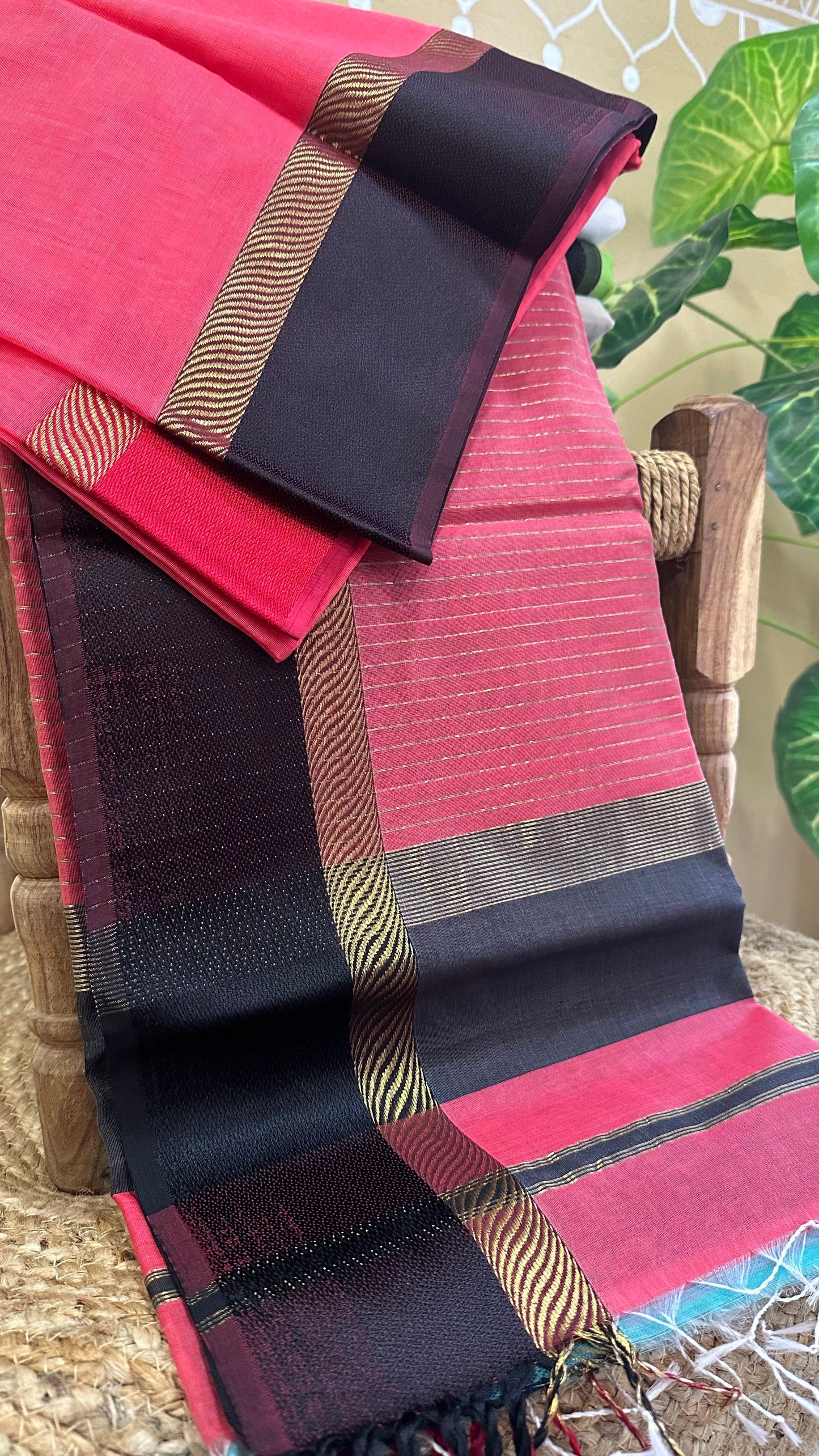 Fuchsia Ganga Jamuna Maheshwari Saree