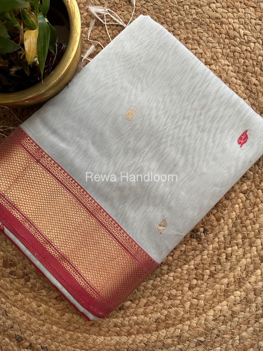 Butta Pallu Zari Border Maheshwari Saree
