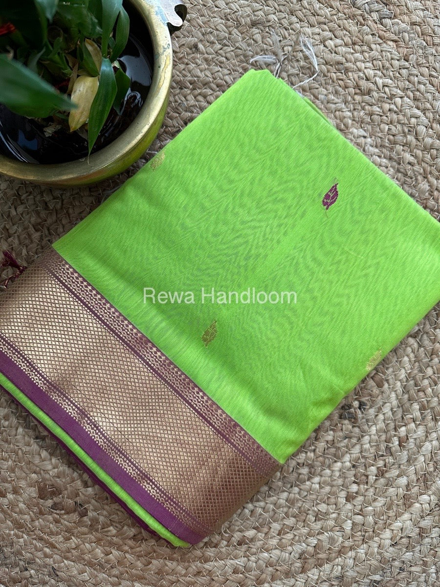 Butta Pallu Zari Border Maheshwari Saree