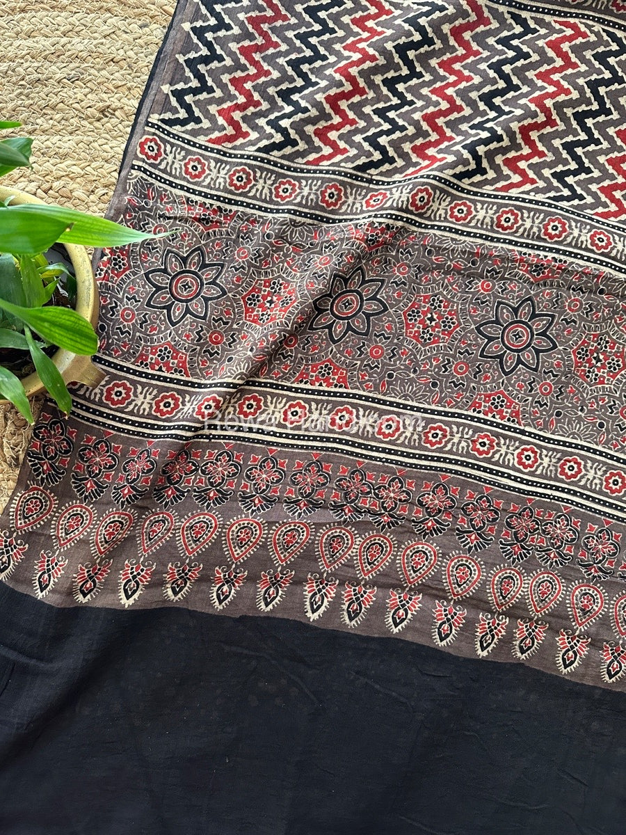 Grey Ajark Print Cotton Saree AJP012