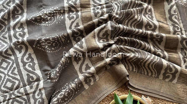 Maheshwari Dabu Print Suits and Sarees – A Blend of Tradition & Handcrafted Elegance