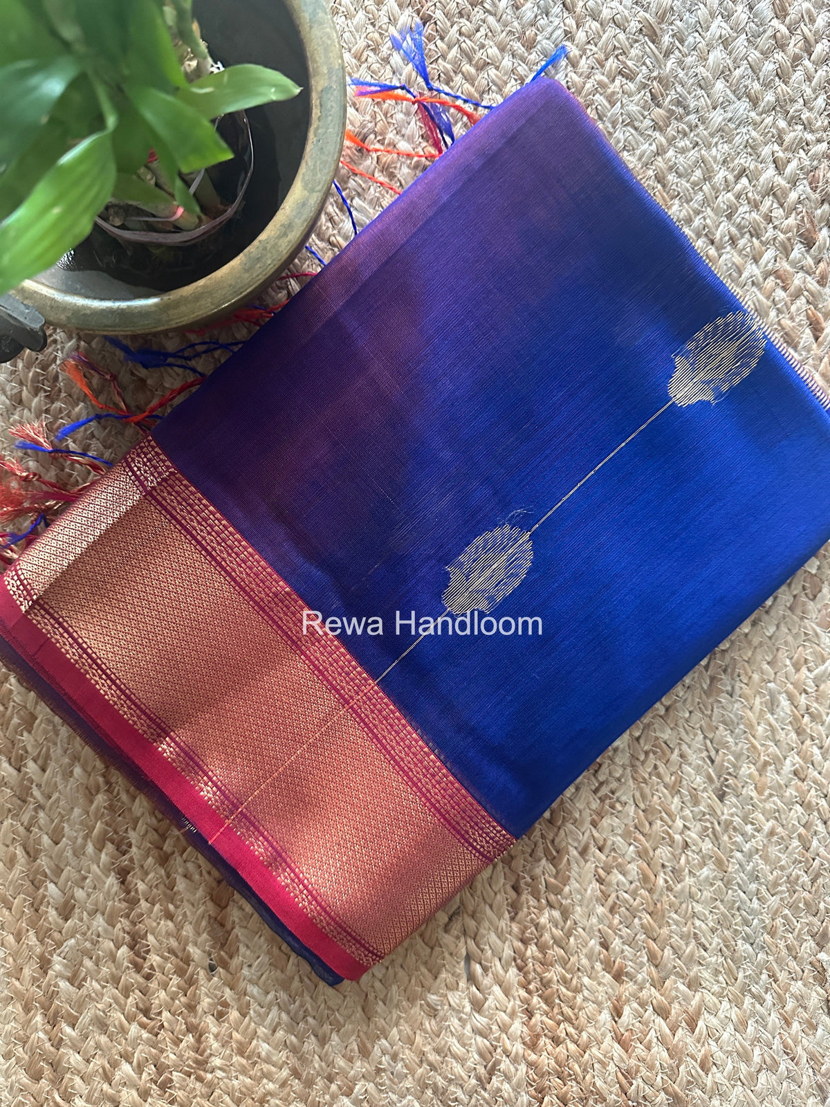 Maheshwari Gajalakshmi Diya Buta Sarees