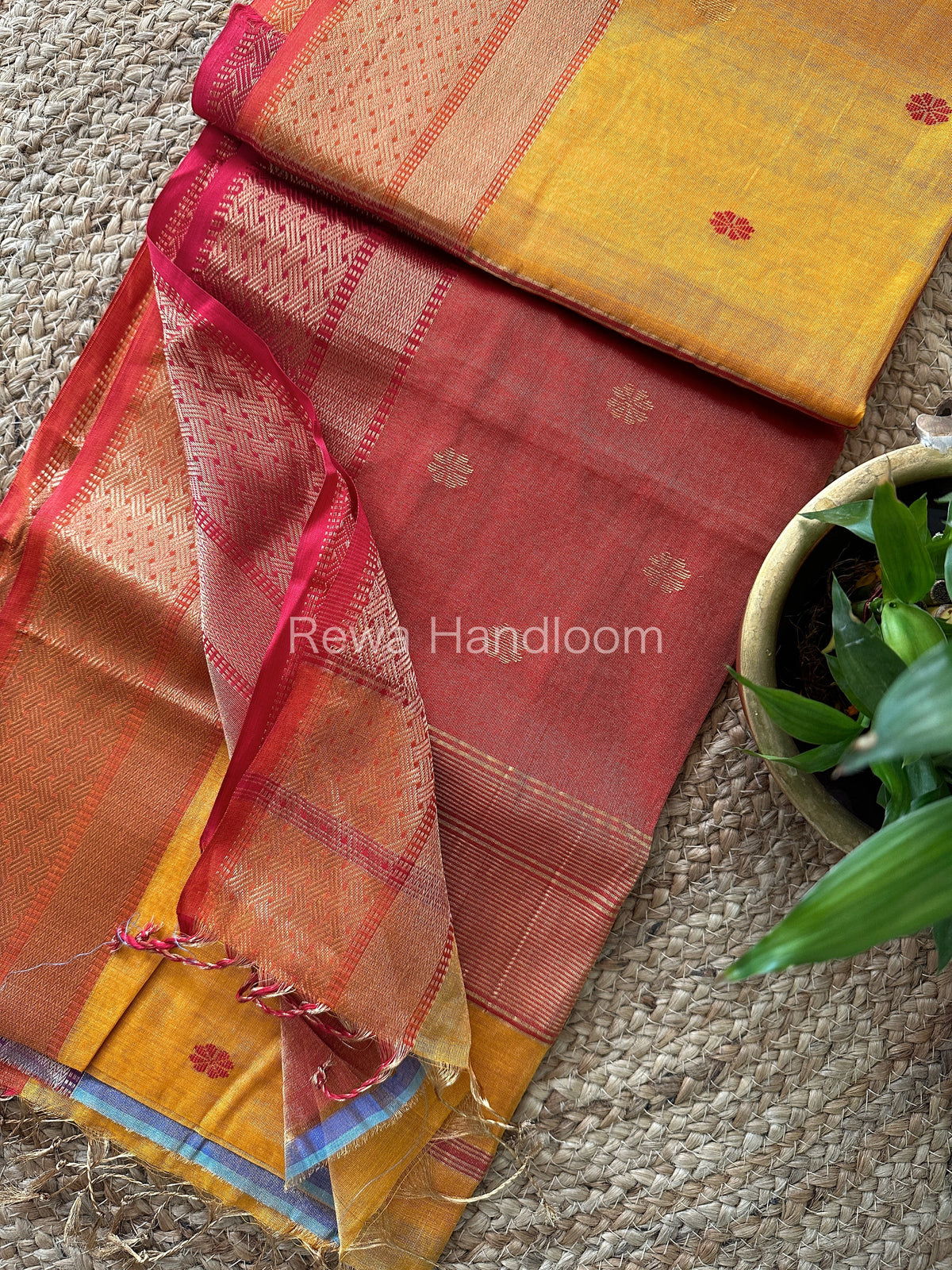 Maheshwari Tissue Butti Sarees
