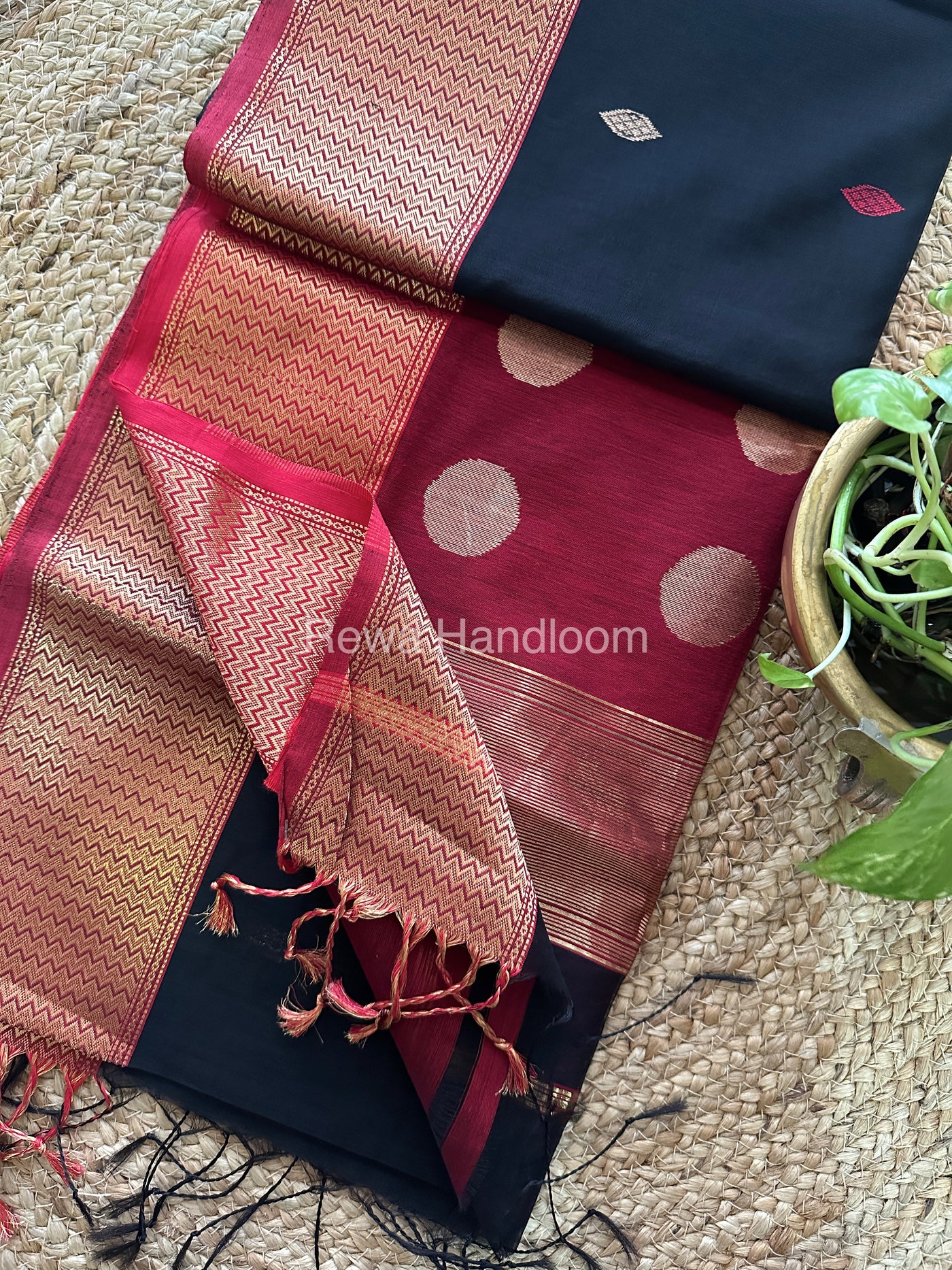 Maheshwari Butta Pallu Sarees