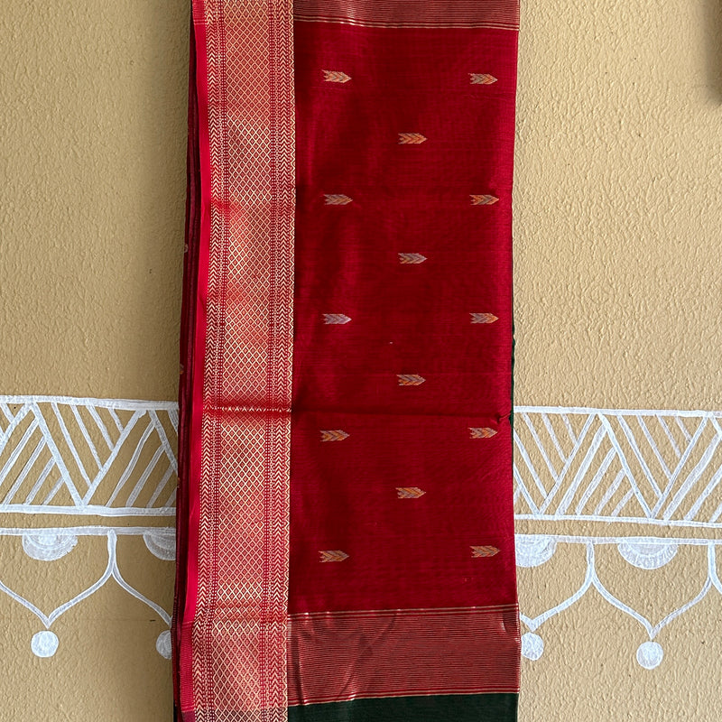Black Red Motifs ~ Maheshwari Saree