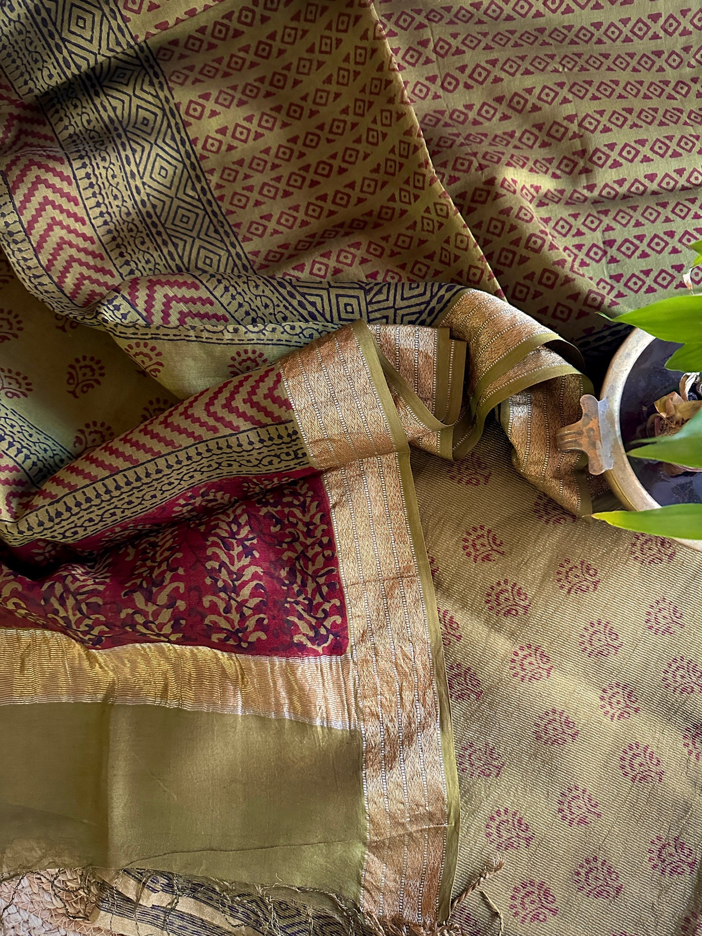 Maheshwari Tissue Green Red Bagh Print Suit