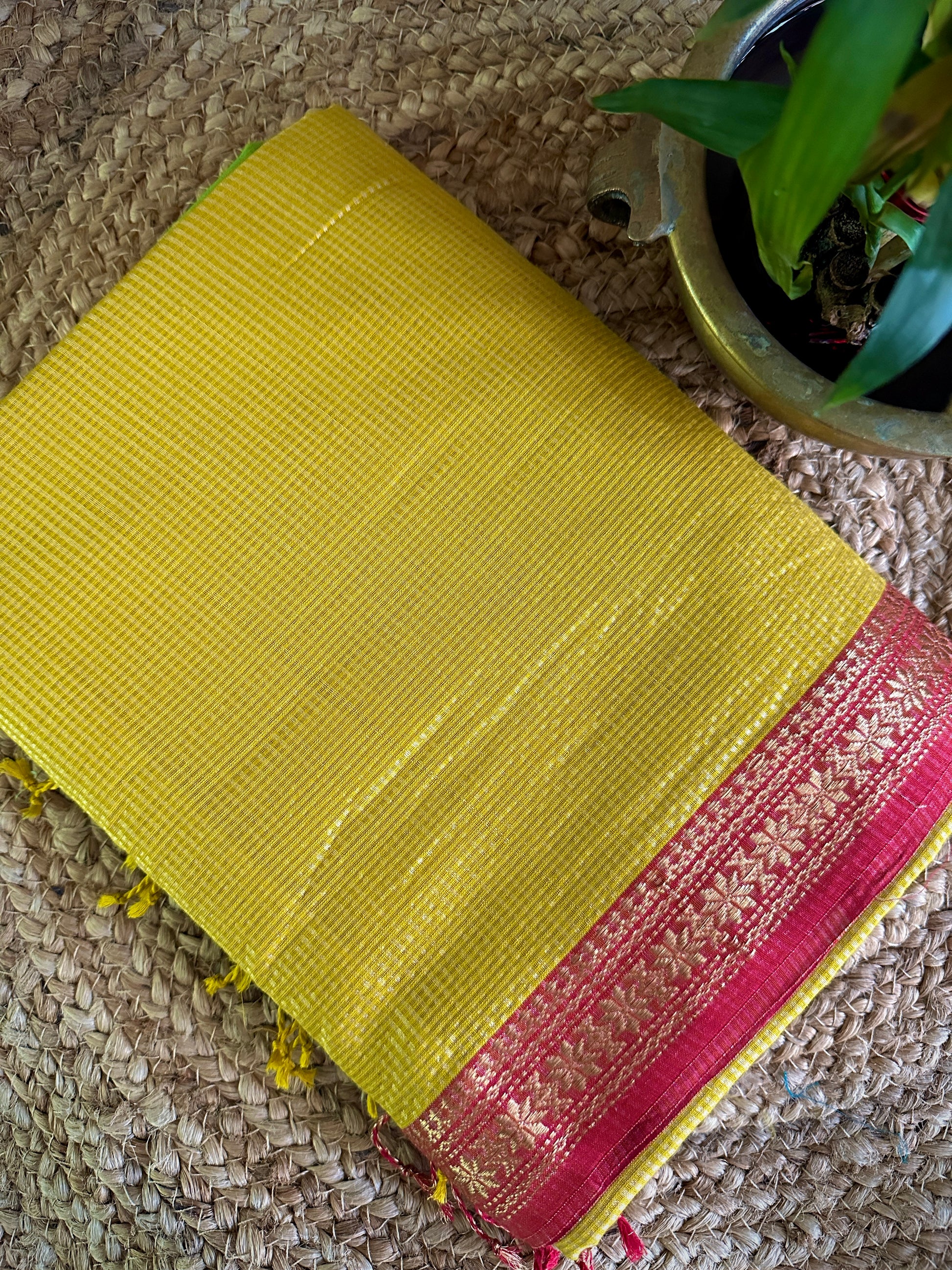 Maheshwari Garbha Reshami Silk Sarees