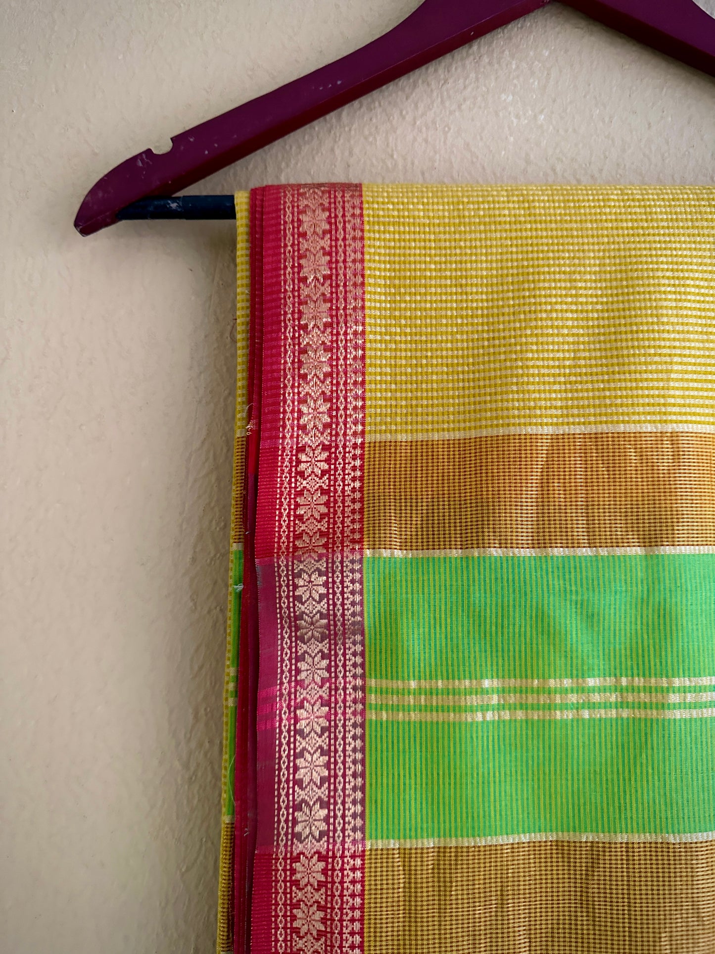 Maheshwari Yellow Green Garbha Reshami Silk Sarees