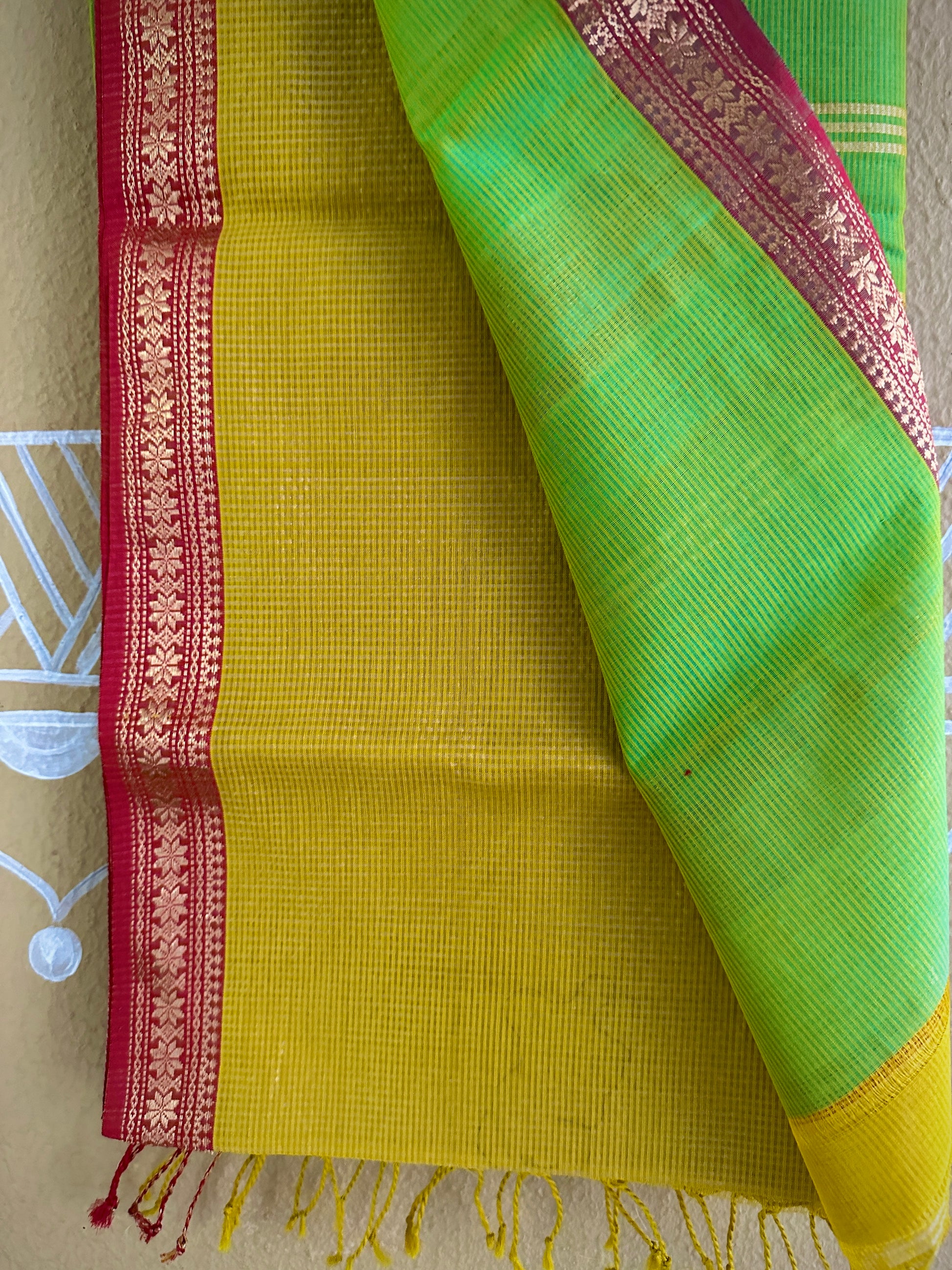 Maheshwari Yellow Green Garbha Reshami Silk Sarees