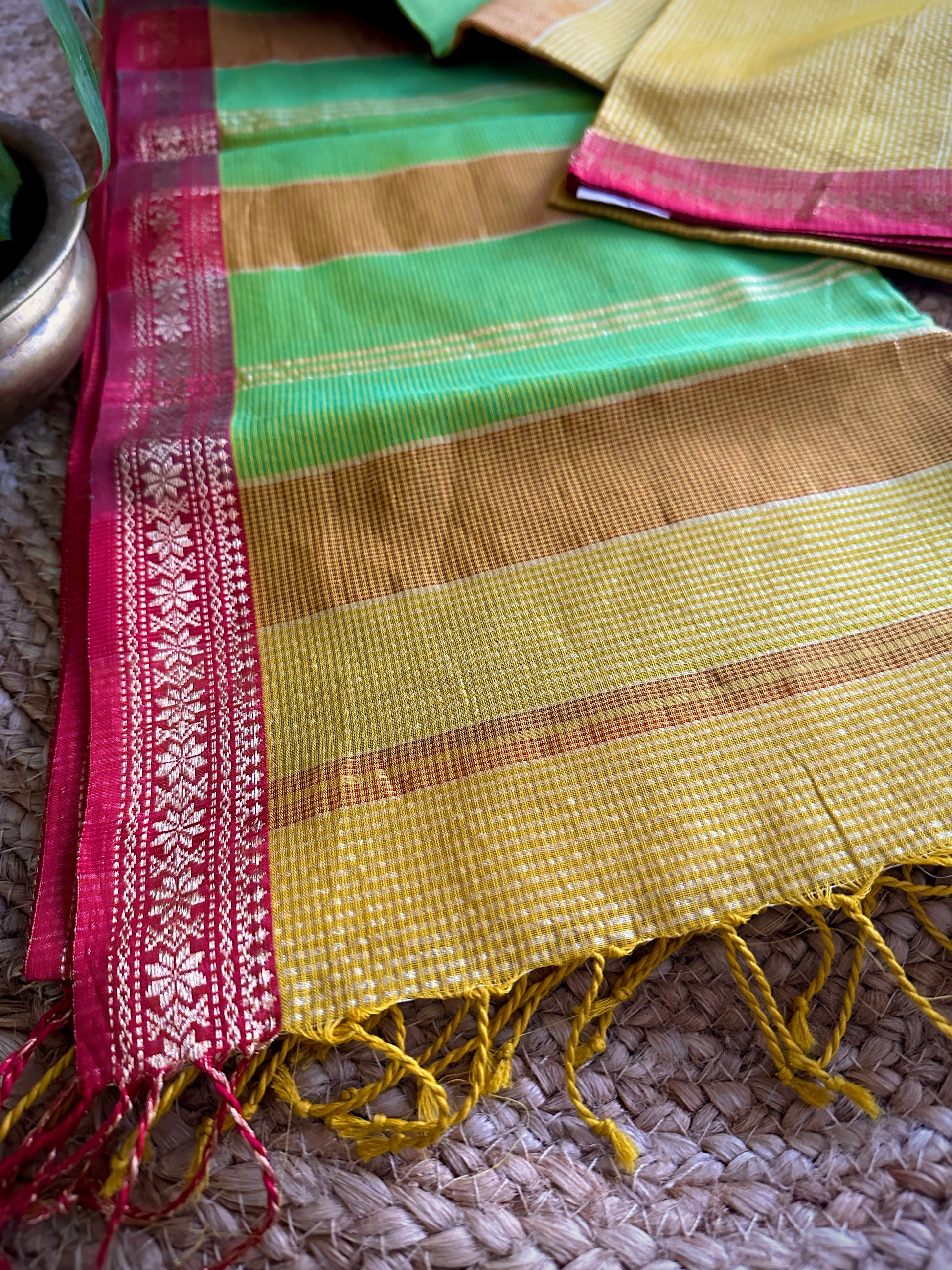 Maheshwari Yellow Green Garbha Reshami Silk Sarees