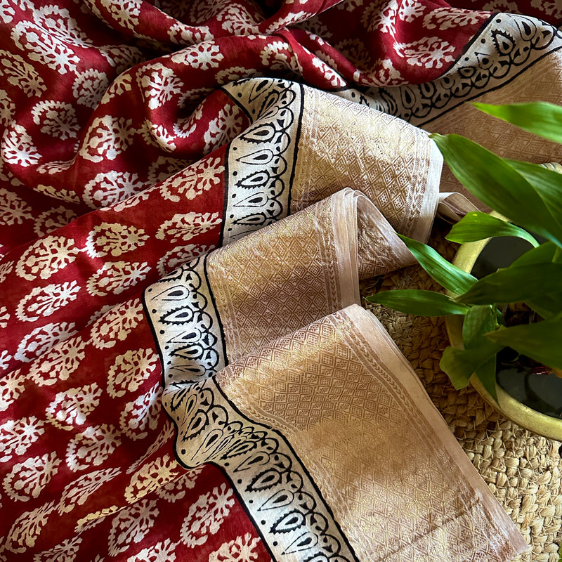 Maheshwari Red - White Bagh Print Saree
