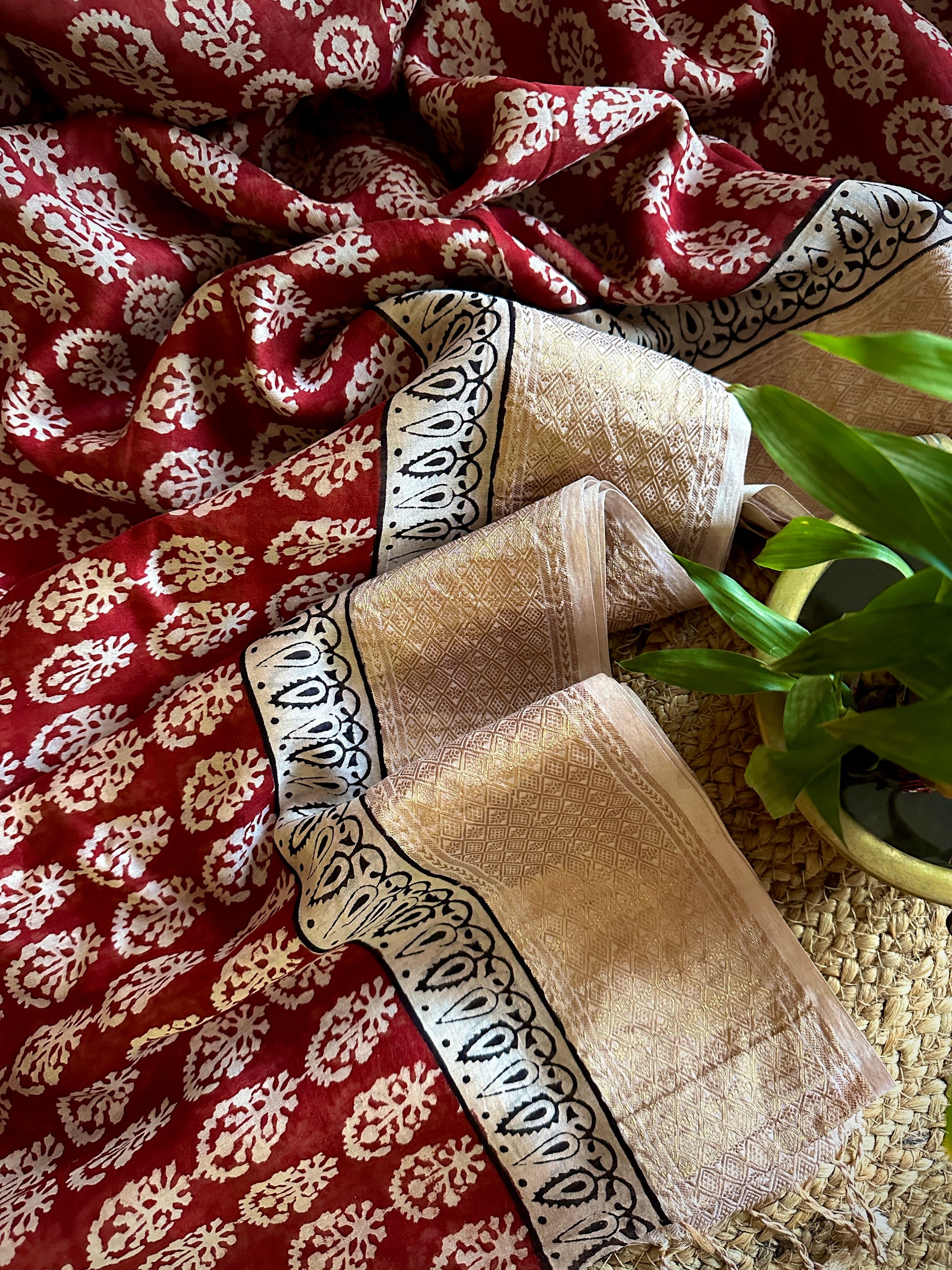 Maheshwari Red - White Bagh Print Saree