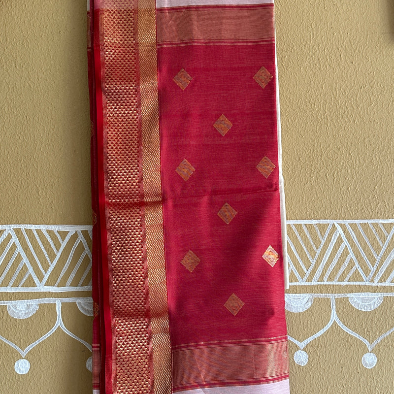 White Red Flower Motifs ~ Maheshwari Saree