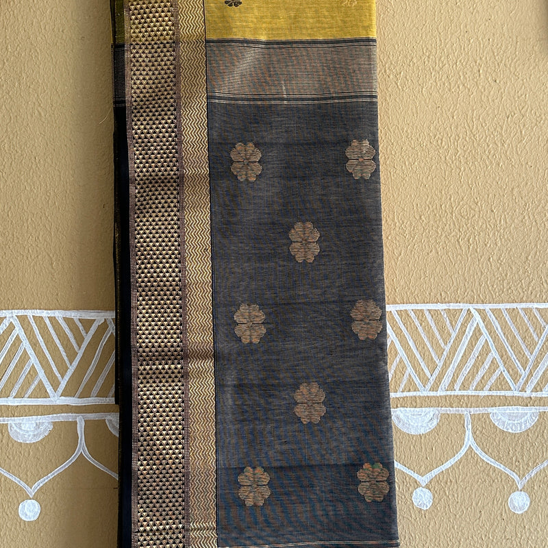 Yellow Black Flower Motifs ~ Maheshwari Saree
