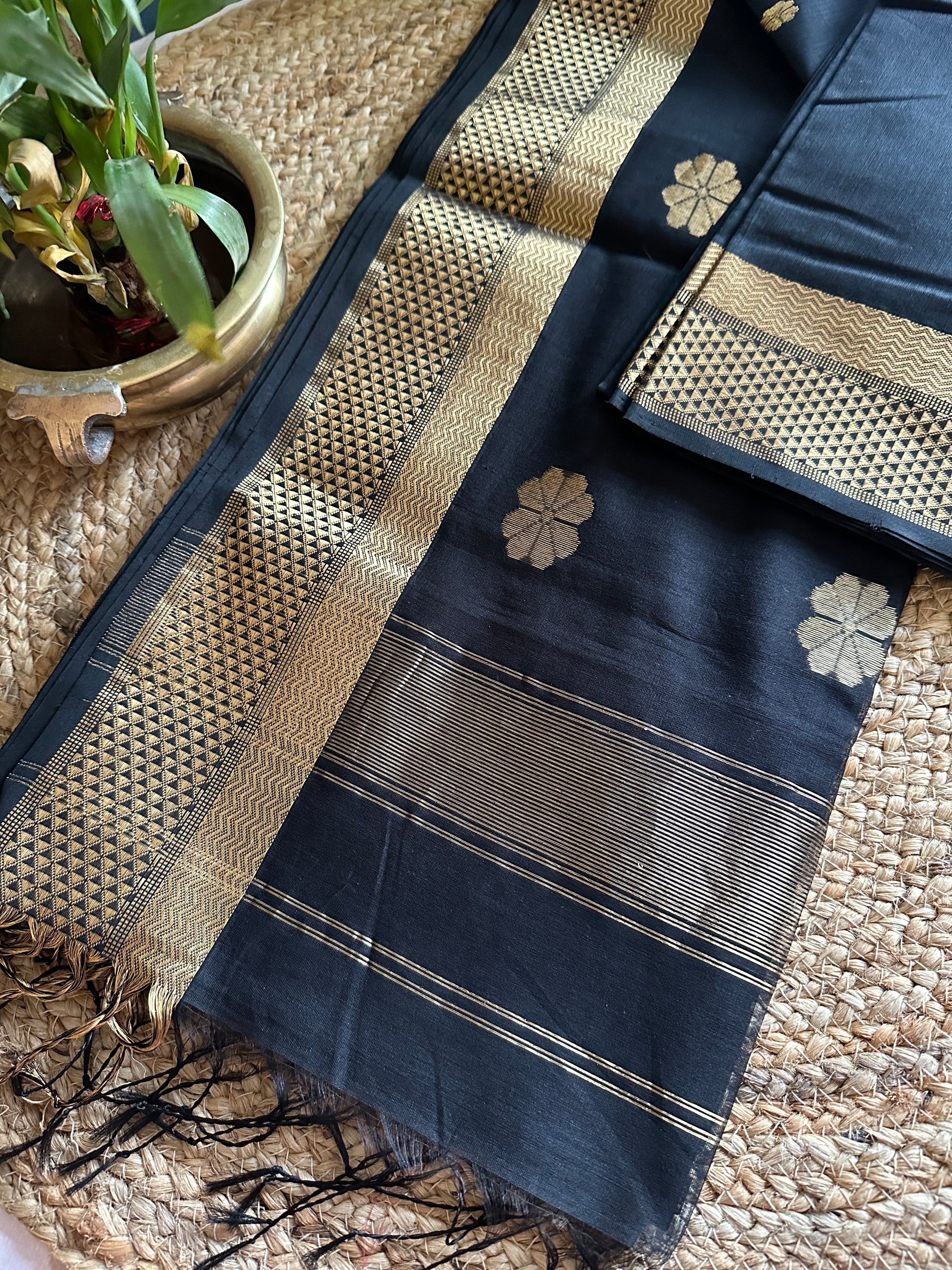  Flower Motifs ~ Maheshwari Saree