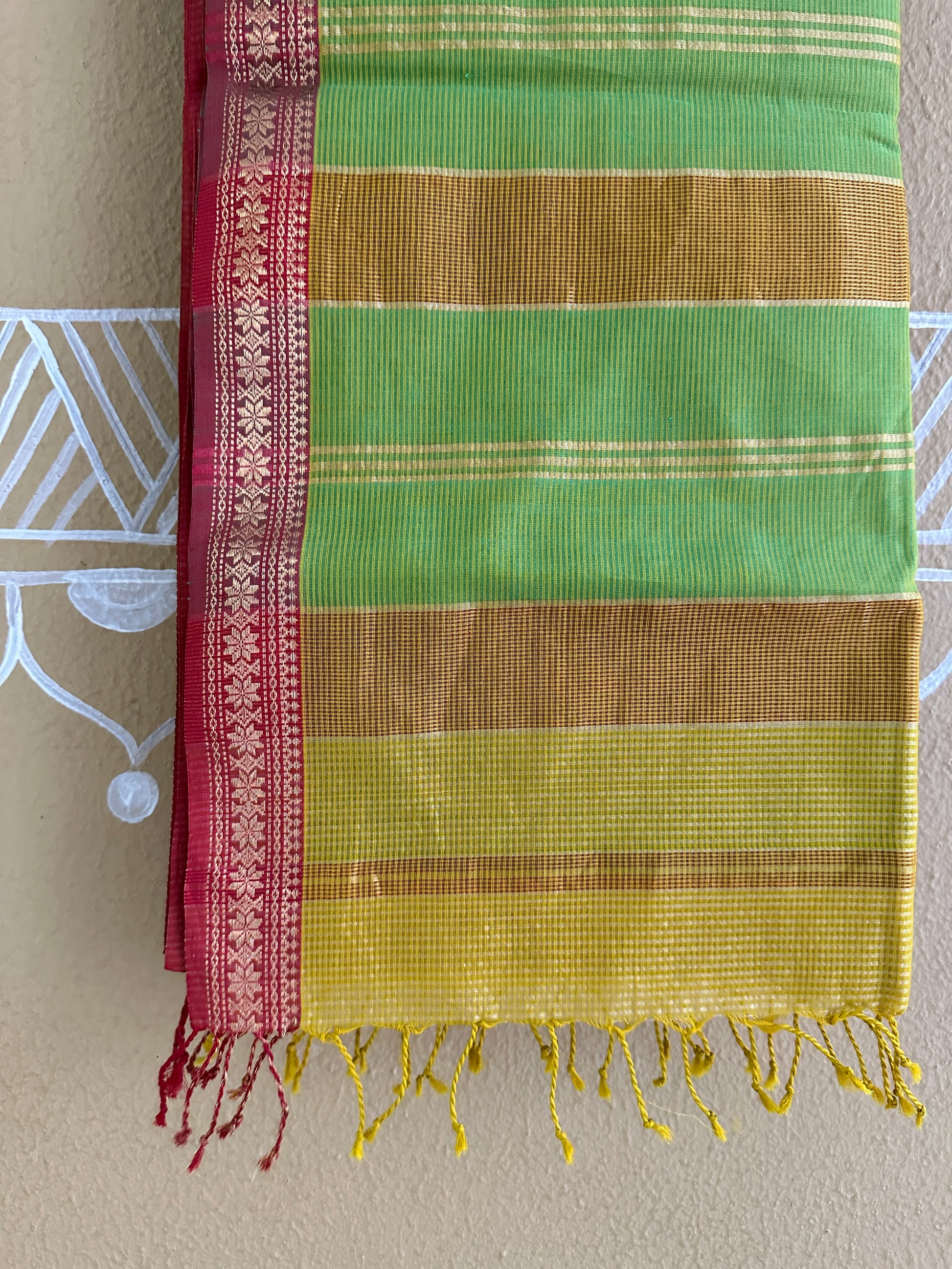 Maheshwari Yellow Green Garbha Reshami Silk Sarees