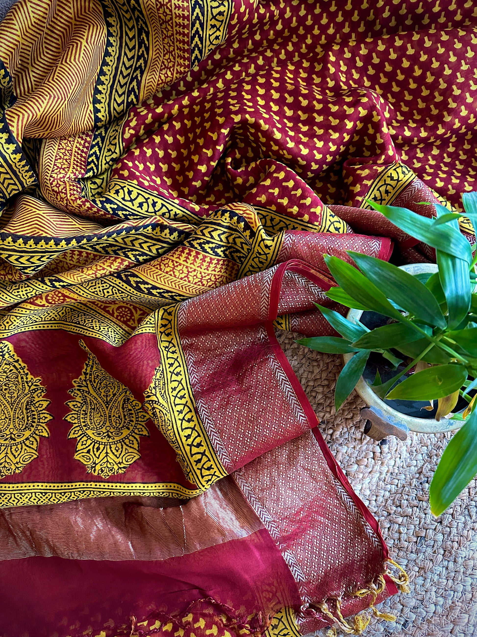 Maheshwari Yellow - Red Bagh Print Saree