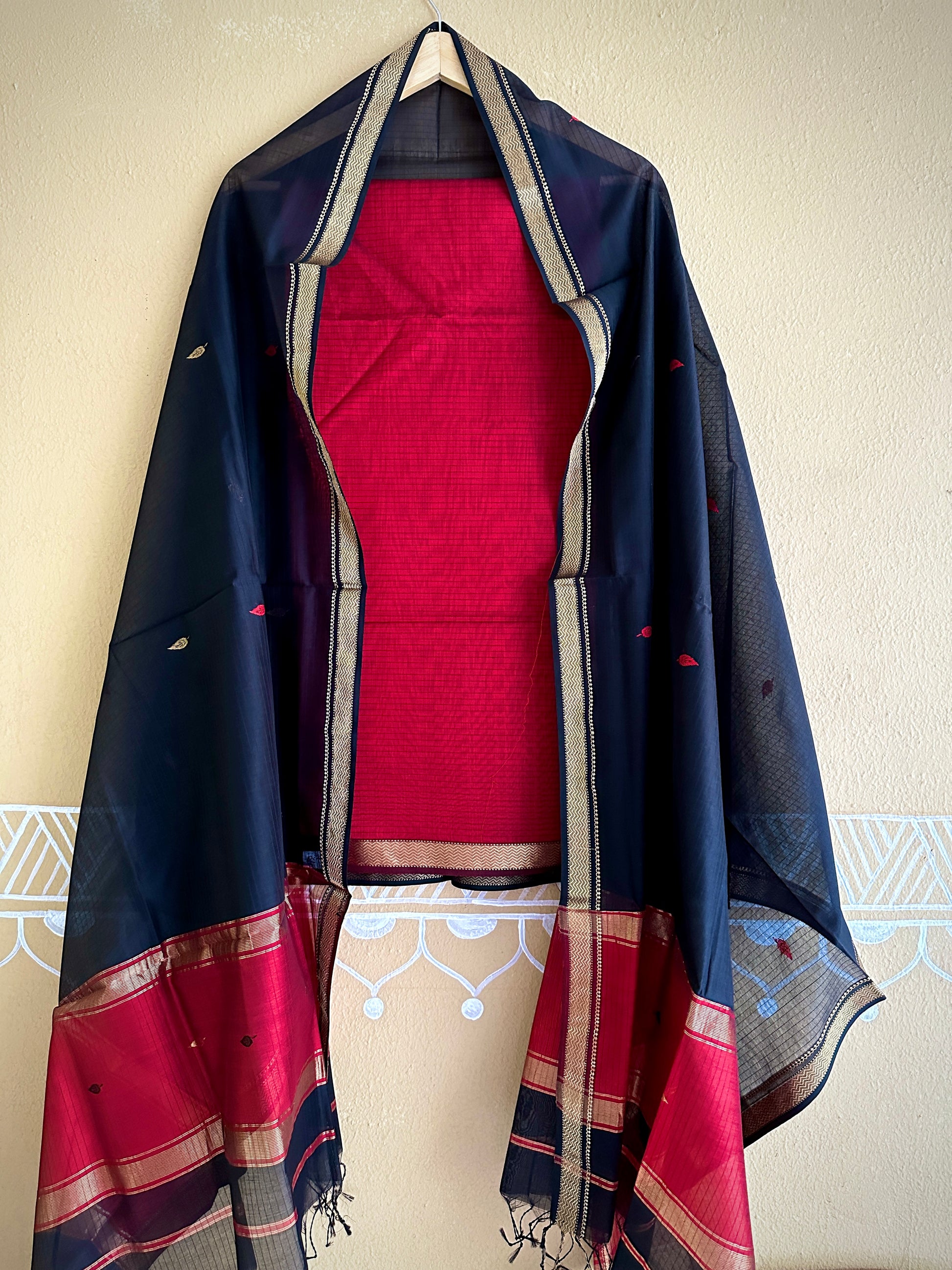 Maheshwari Red- Black Motifs Top Dupatta Sets PST04