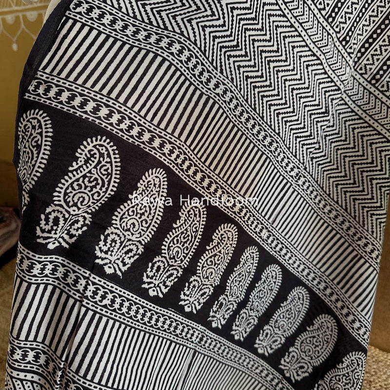 White-Black Bagh Print Cotton Suit BGCSJ0213