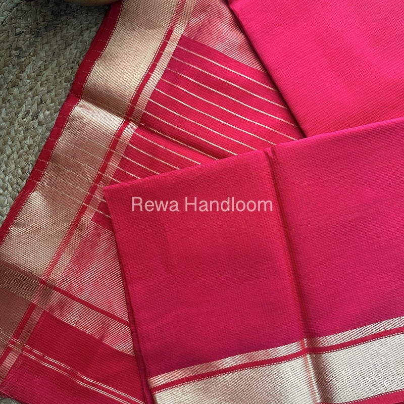 Exclusive Maheswari Self Checks Red Saree MCS022