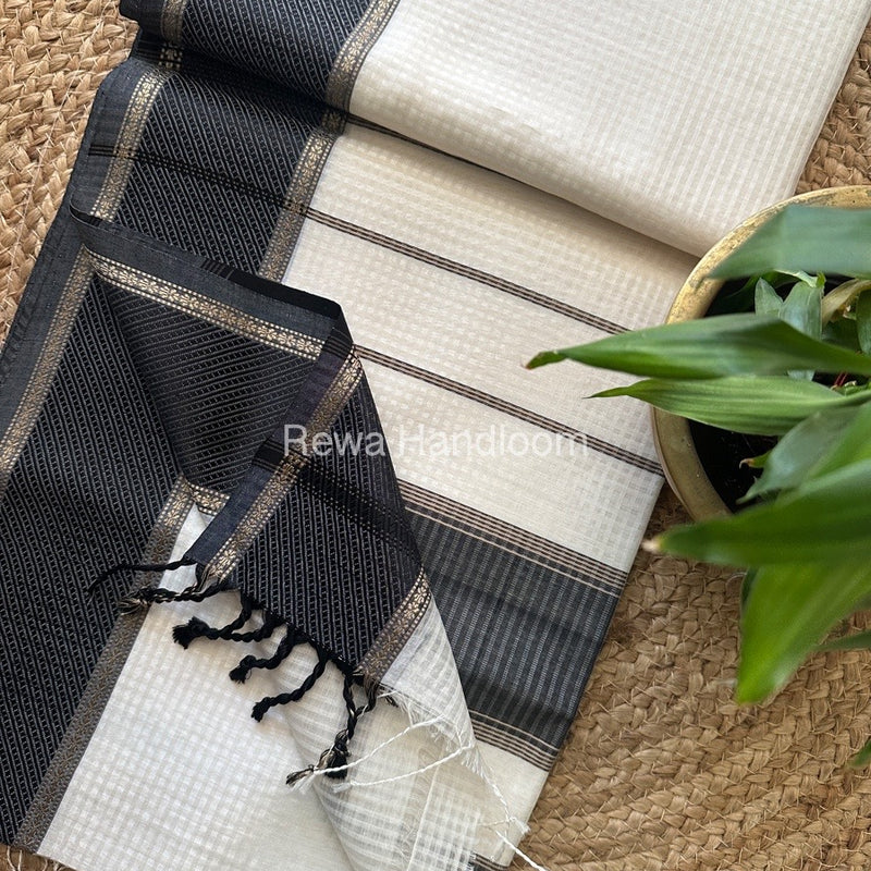 Exclusive Maheswari White 75% Silk Saree SS08