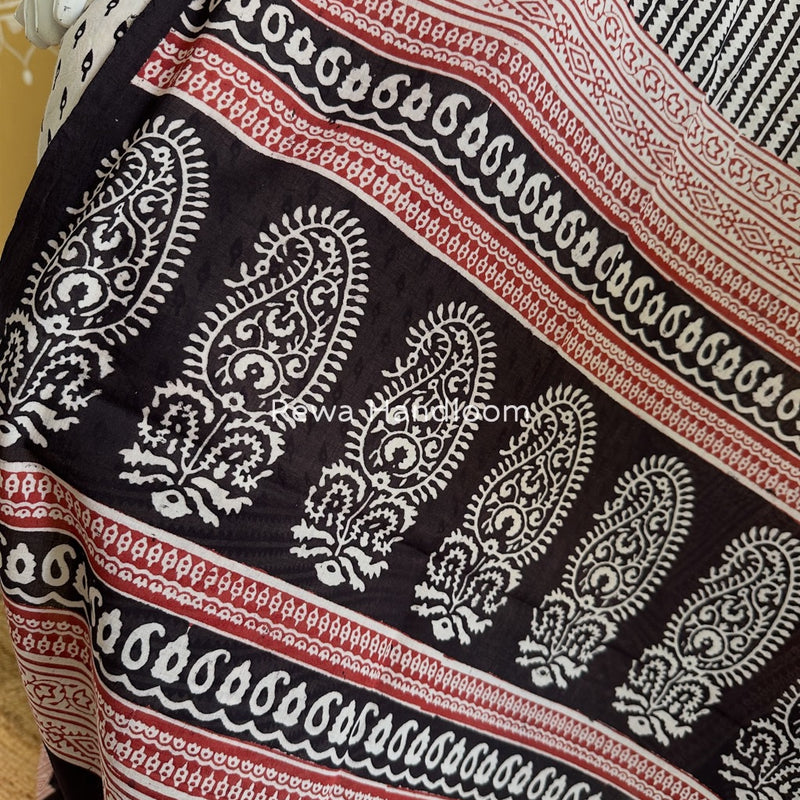 White-Black Bagh Print Cotton Suit BGCSJ0151