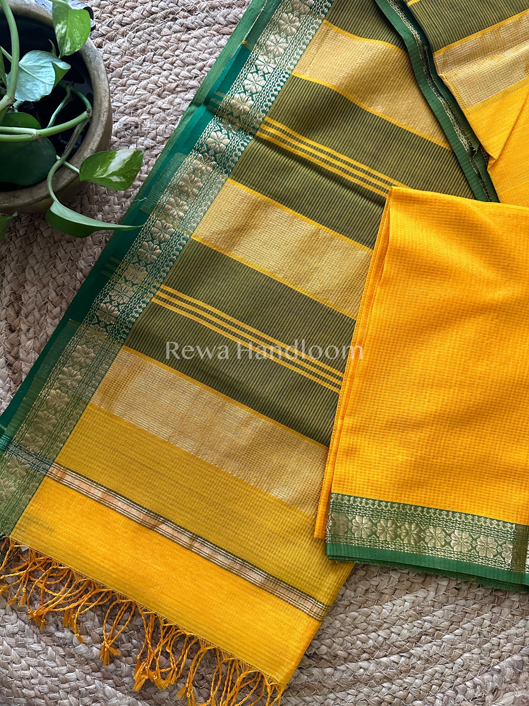 Maheshwari Dark Yellow Garbha Reshami Silk Saree-GS02