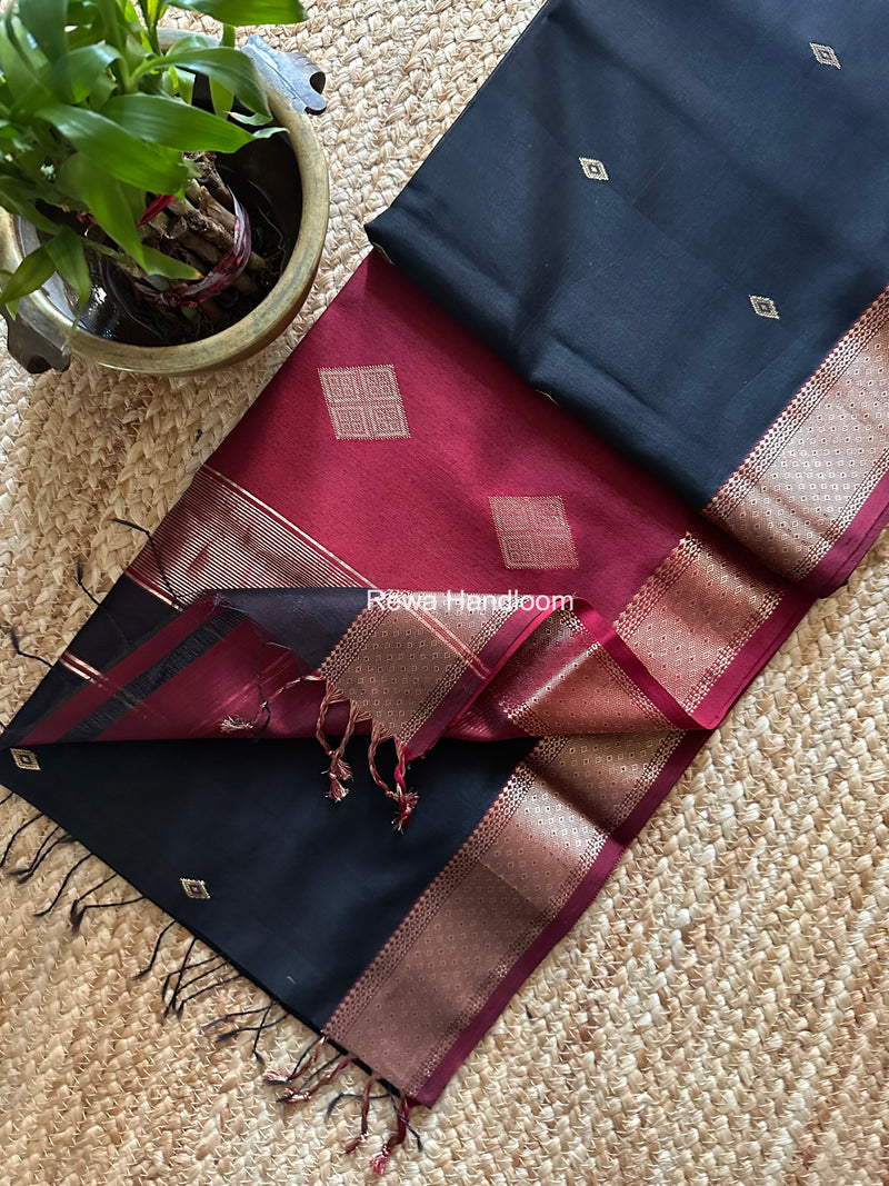 Butta Pallu Zari Border Maheshwari Saree