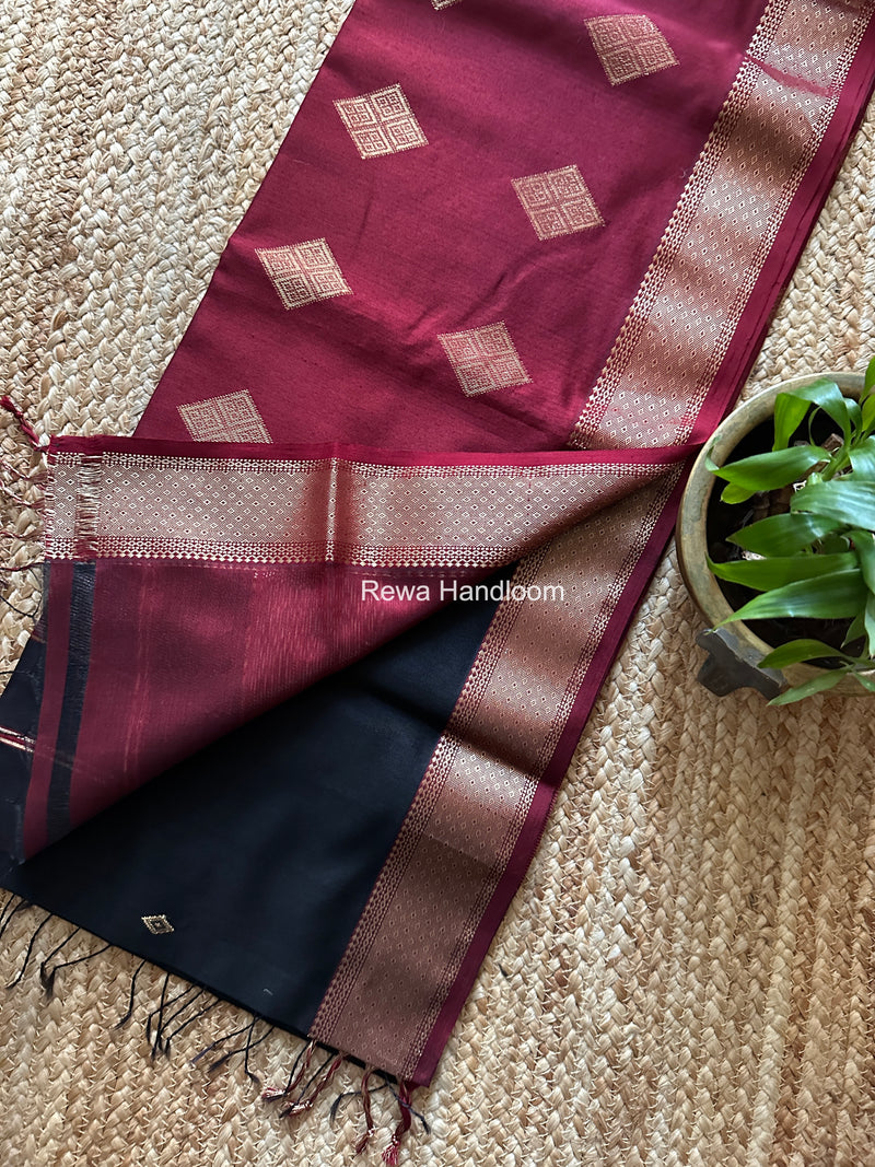 Black Butta Pallu Zari Border Maheshwari Saree DBTS03