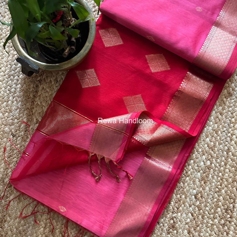 Butta Pallu Zari Border Maheshwari Saree