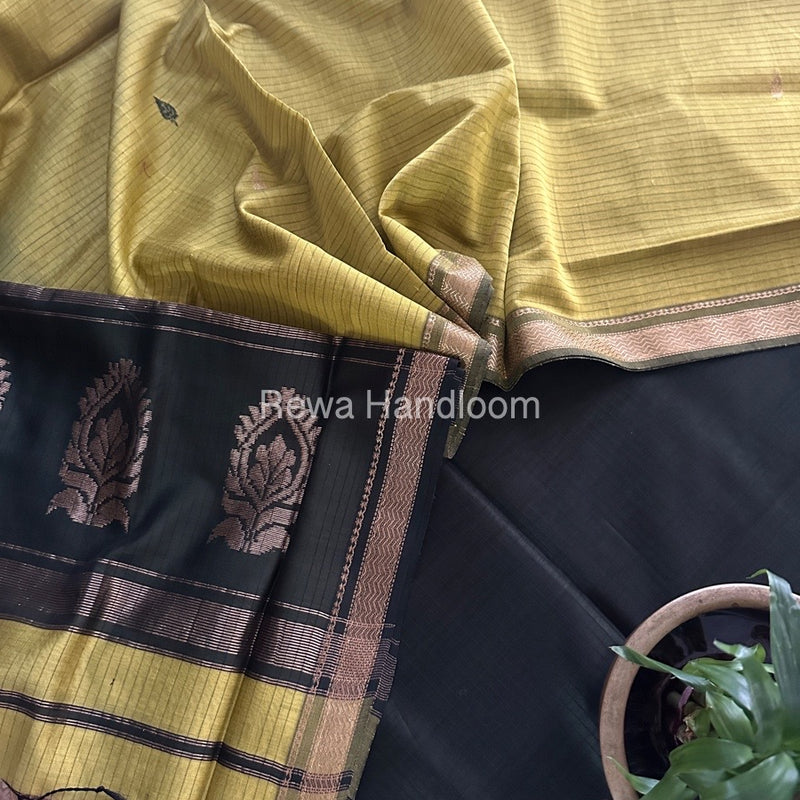 Maheshwari Dark Green-Mehendi Green Motifs Top-Dupatta Set MS0178