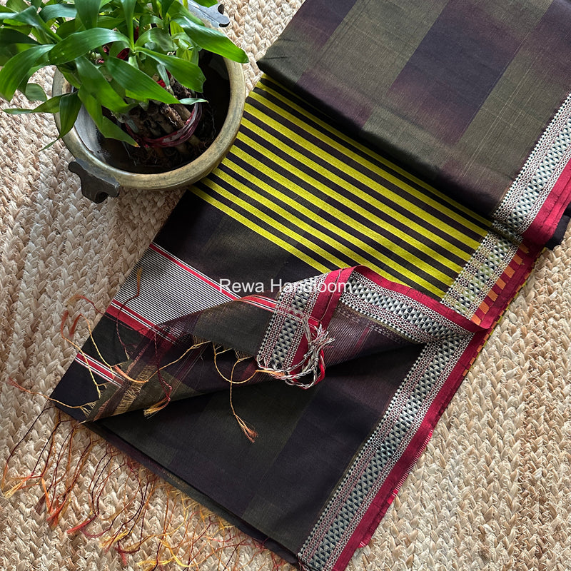 Maheshwari Shaded Plain Saree