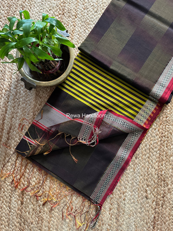 Maheshwari Shaded Plain Saree 
