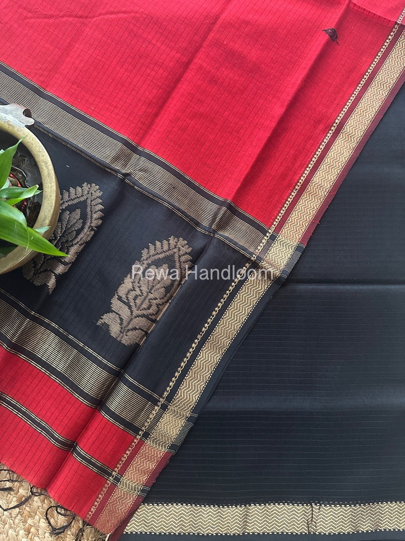 Maheshwari Black-Red Motifs Top-Dupatta Set MS0138