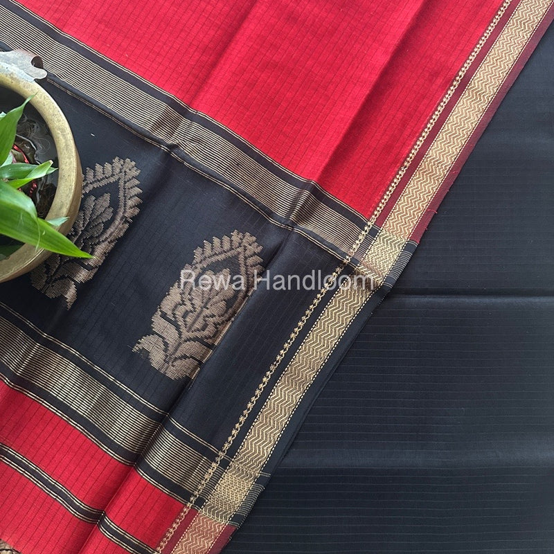 Maheshwari Black-Red Motifs Top-Dupatta Set MS0138