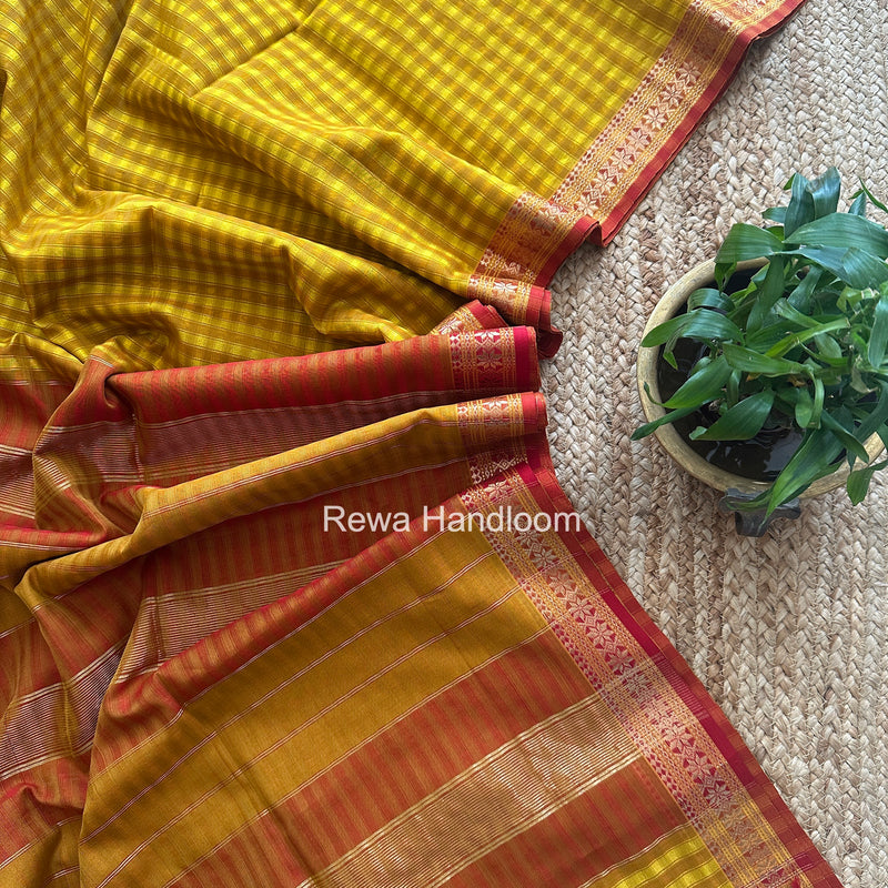 Maheshwari Golden Garbha Reshami Silk Saree GS306