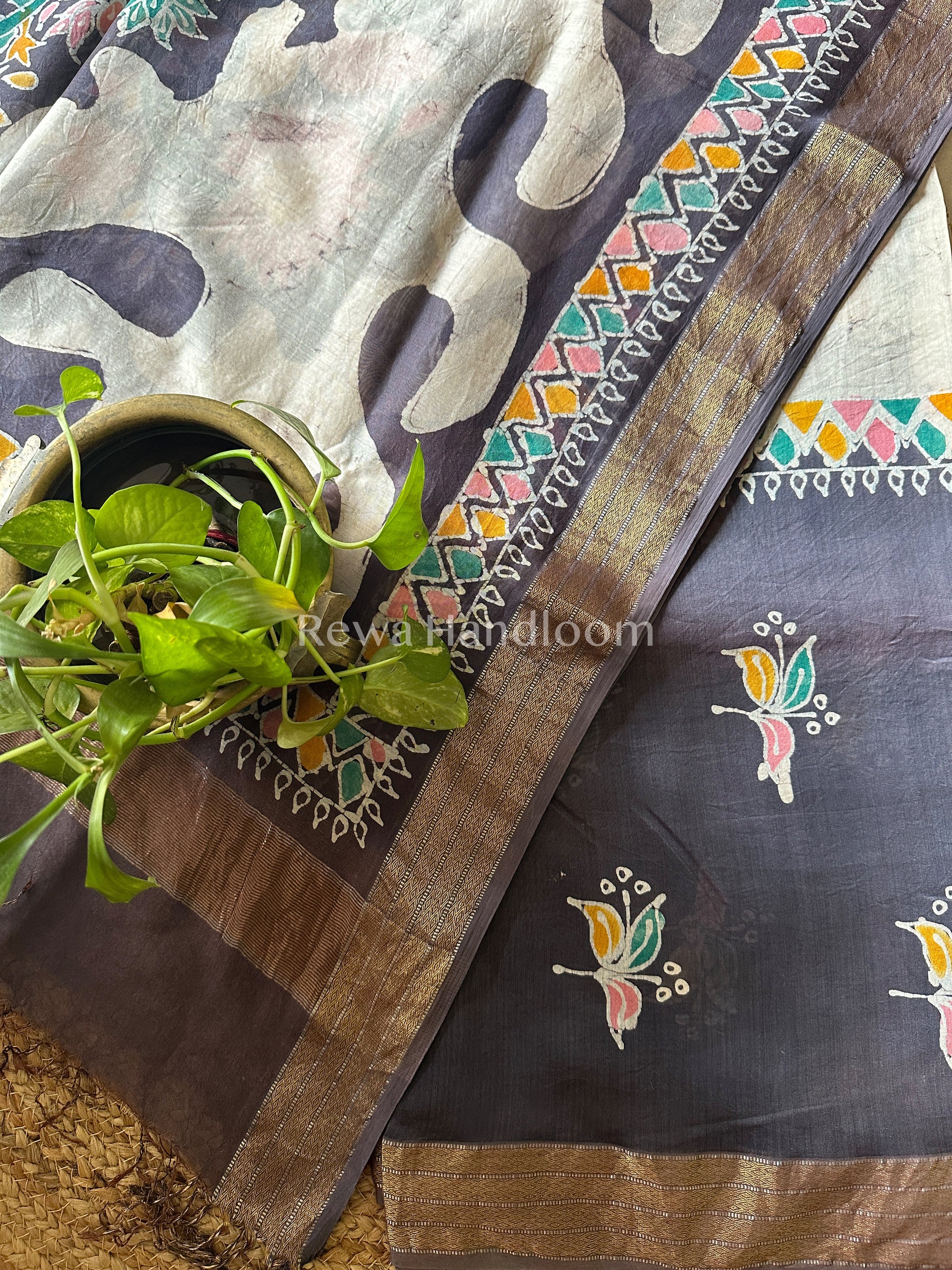 Maheshwari Grey Batik Printed Dress Material BTP106