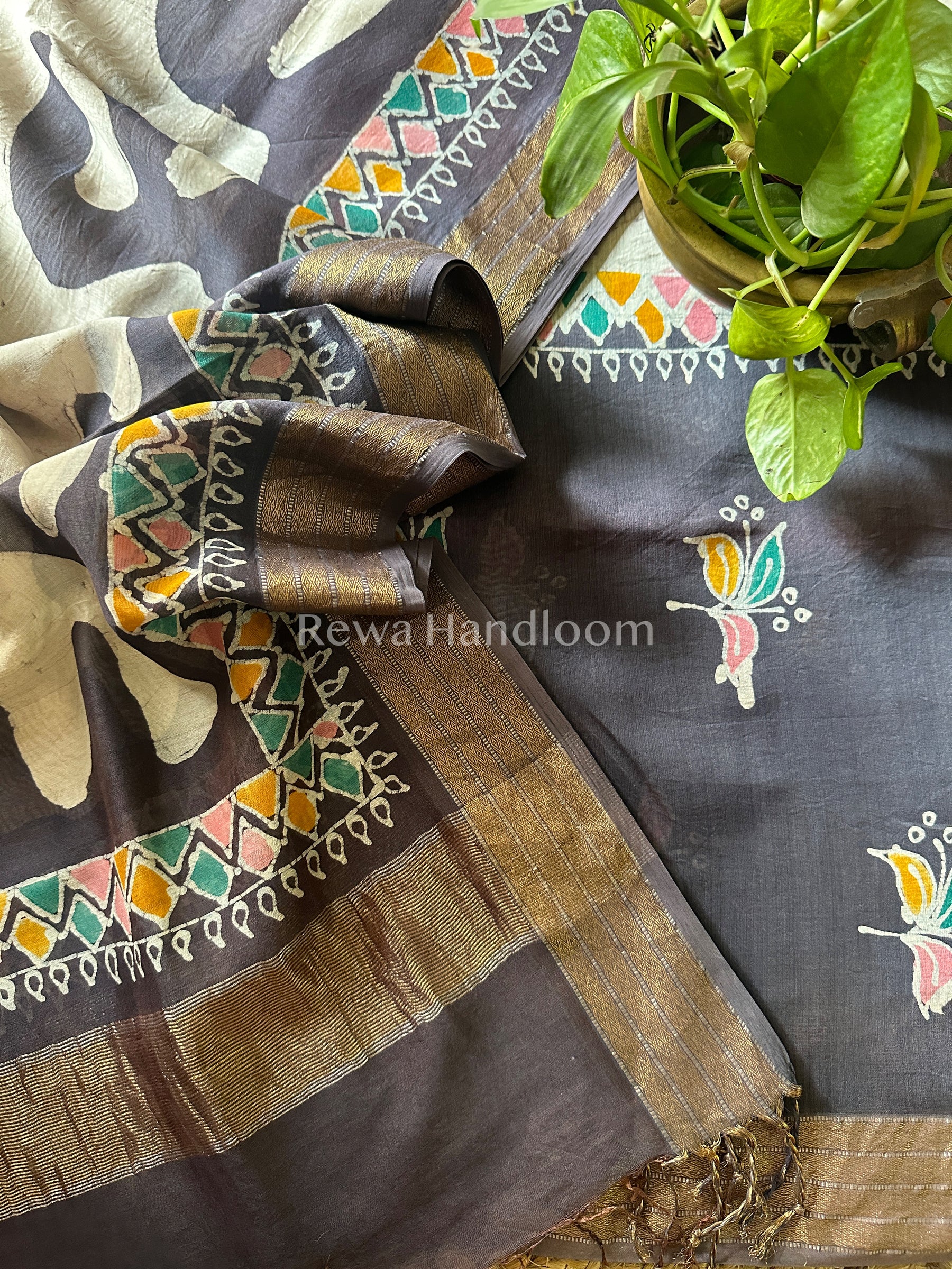 Maheshwari Grey Batik Printed Dress Material-BTP106