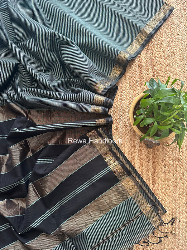 Maheshwari Gray Garbha Reshami Silk Saree GS308