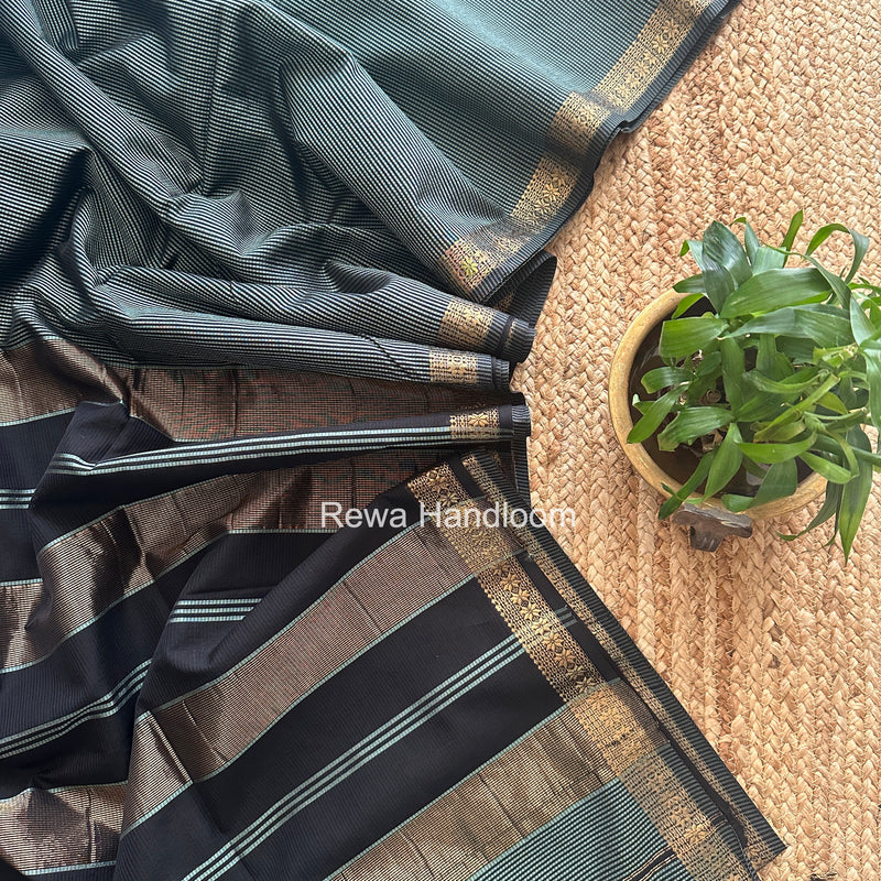 Maheshwari Gray Garbha Reshami Silk Saree GS308