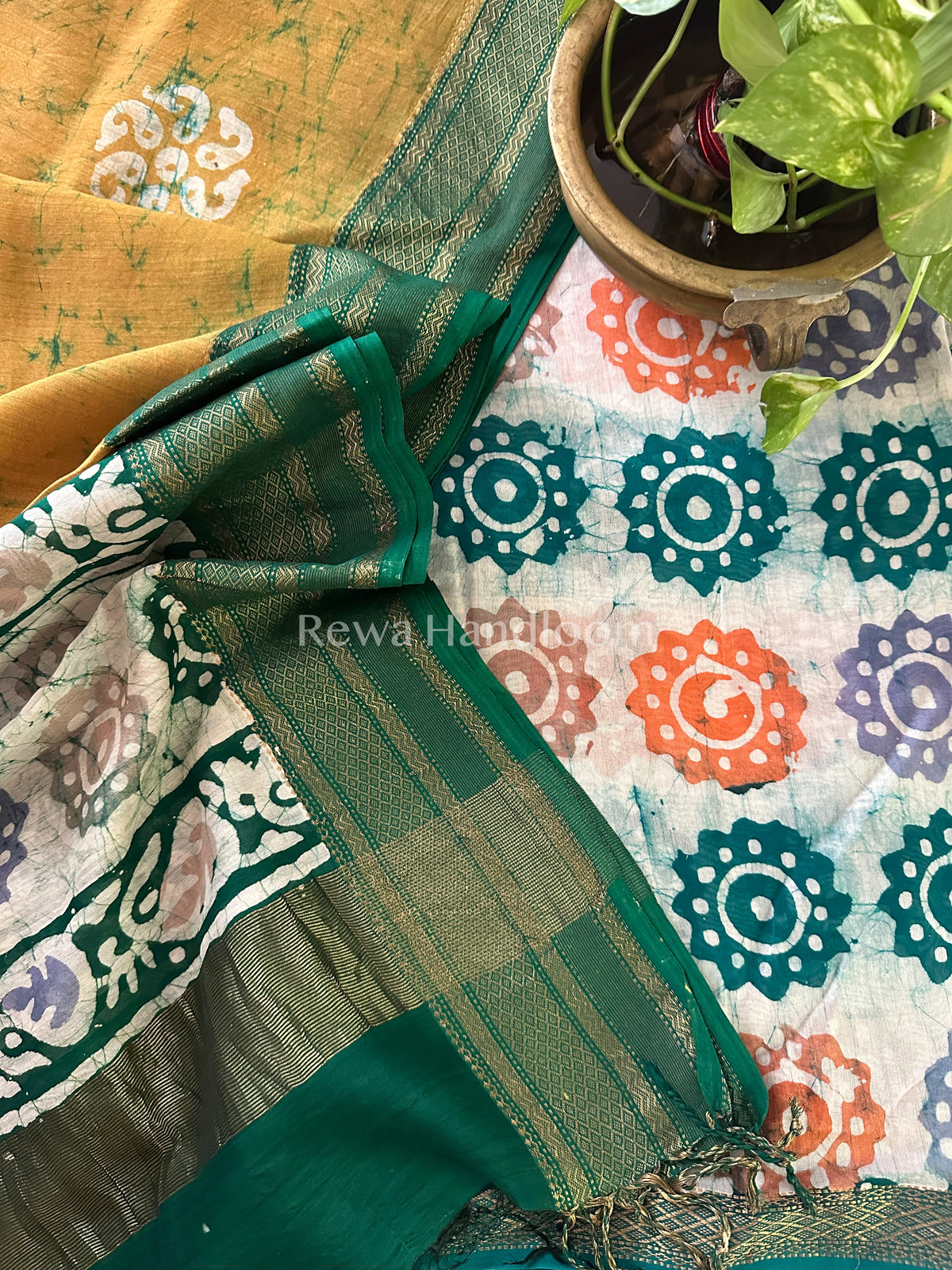 Maheshwari White-Mehandi Green Batik Printed Dress Material-BTP118