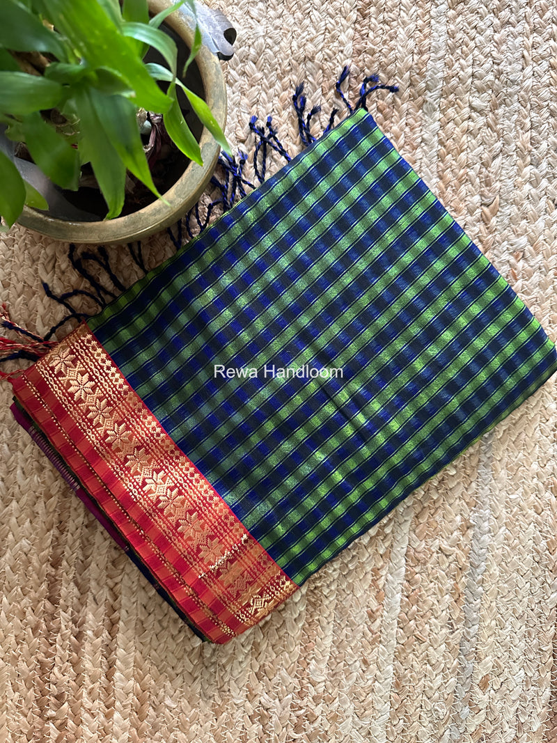 Maheshwari Parrot Green Garbha Reshami Silk Saree GS334