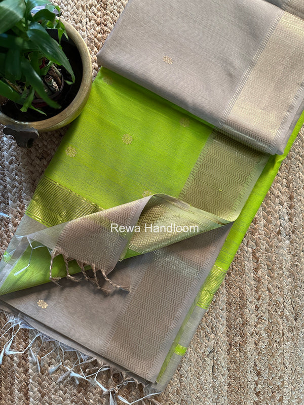 Maheshwari Flower Butti Saree