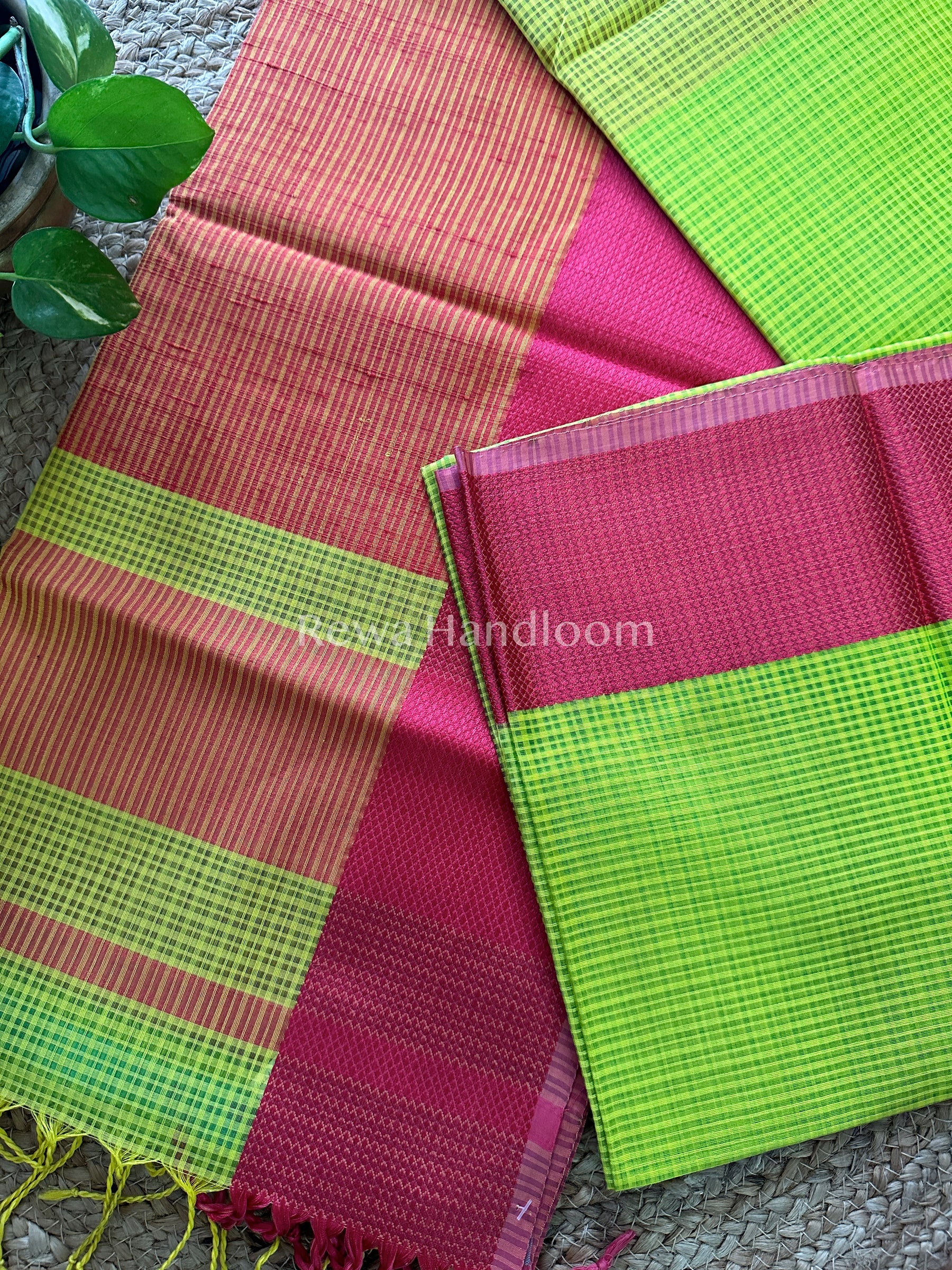 Maheshwari Parrot Green Resham Thread Border Saree-RES016