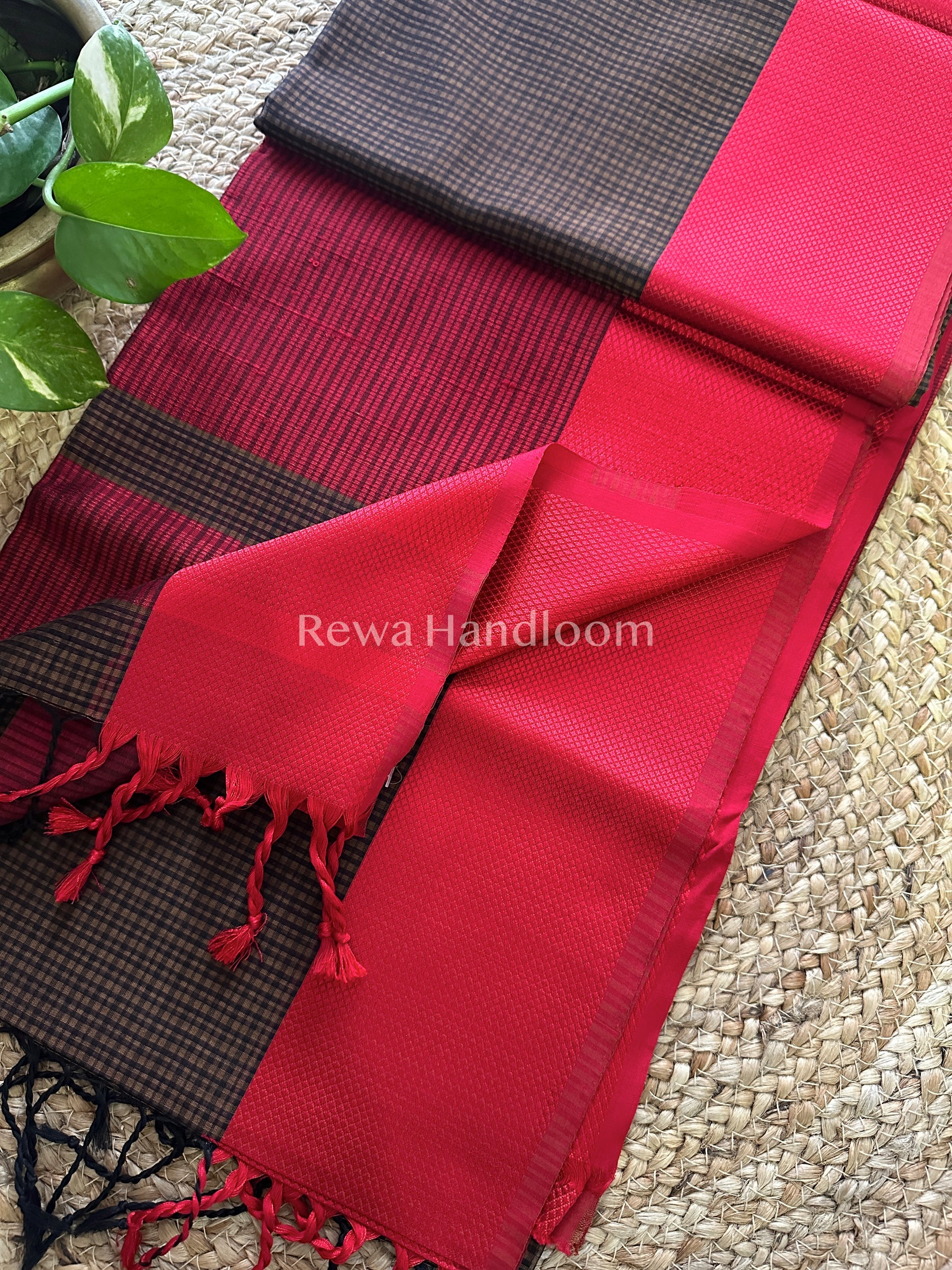 Maheshwari Brown Resham Thread Border Saree-RES017