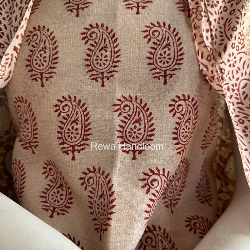 Maheshwari Off White-Red Bagh Print Tissue Suit BTS01