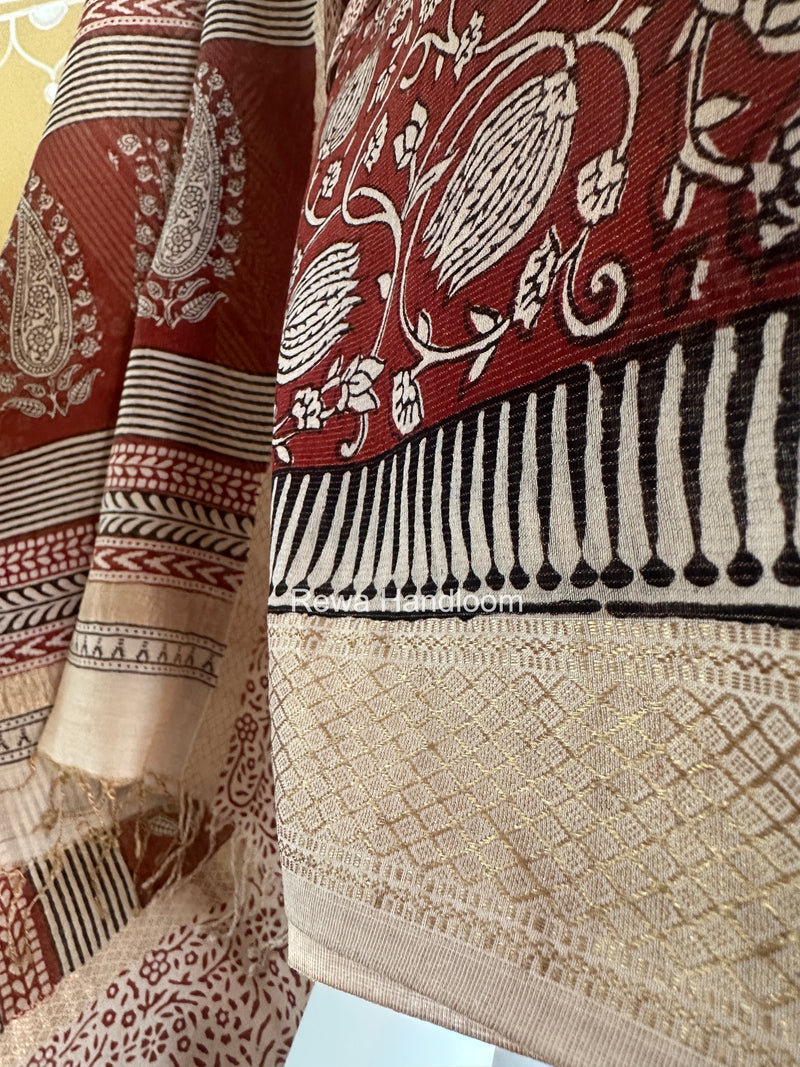 Maheshwari Off White-Red Bagh Print Tissue Suit BTS01