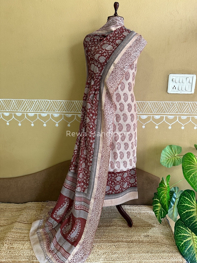 Maheshwari Off White-Red Bagh Print Tissue Suit BTS01