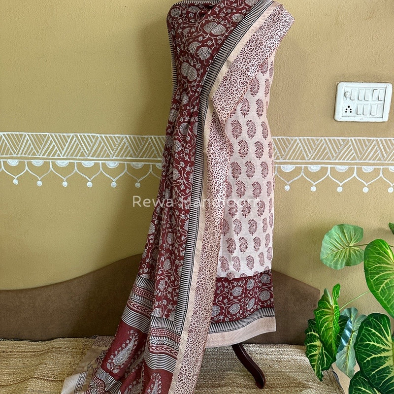 Maheshwari Off White-Red Bagh Print Tissue Suit BTS01