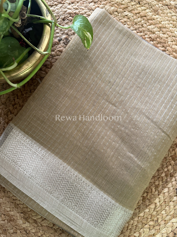 Maheshwari Beige Silver Zari Checks Silk Saree SZ022
